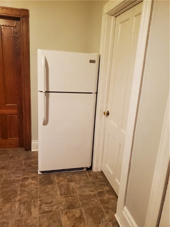 Building Photo - 167 Rosedale St