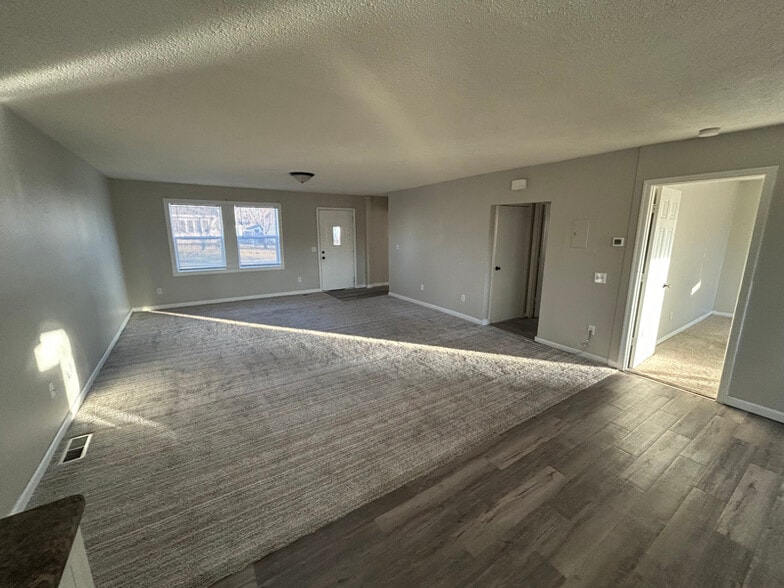 Building Photo - 221 2nd St N