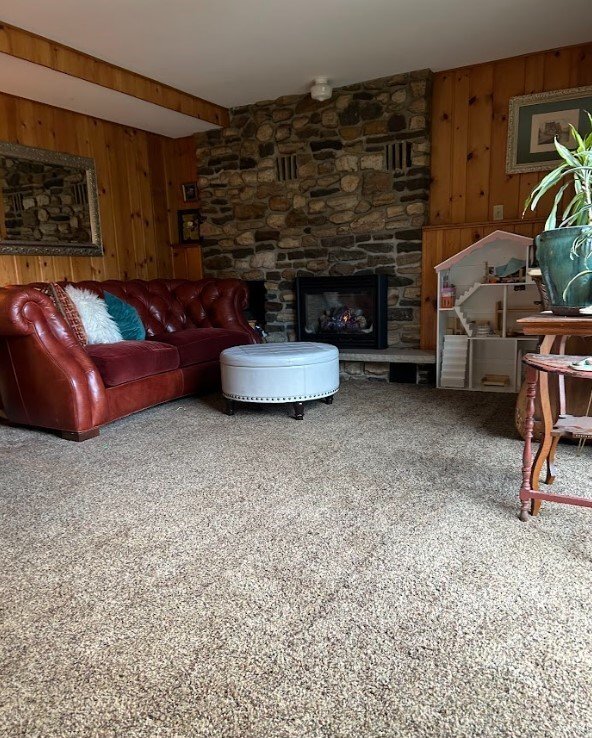 Building Photo - Conveniently located 3BR/3BA House with 2-...