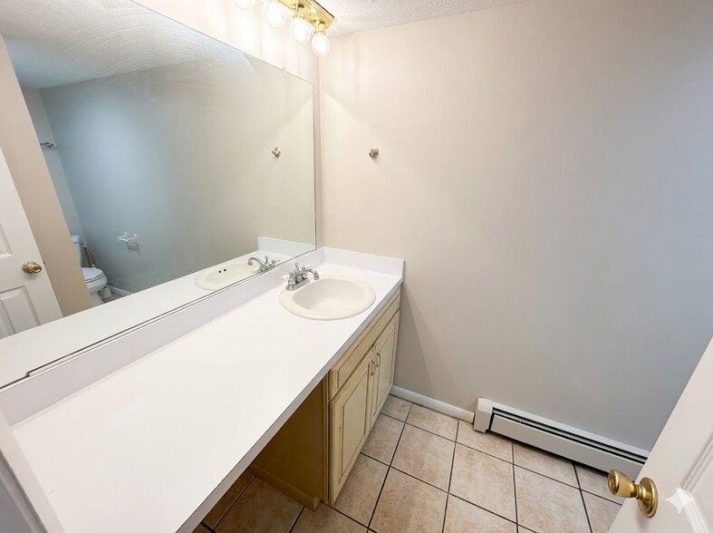 Building Photo - 956 S Lincoln St