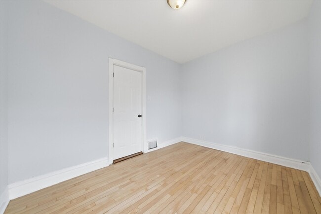 Building Photo - 3311 N Kostner Ave