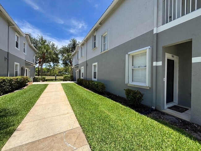 Building Photo - 3080 Grandiflora Dr