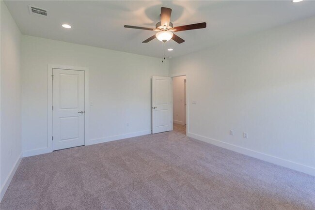 Building Photo - 1617 Woodwind Ln