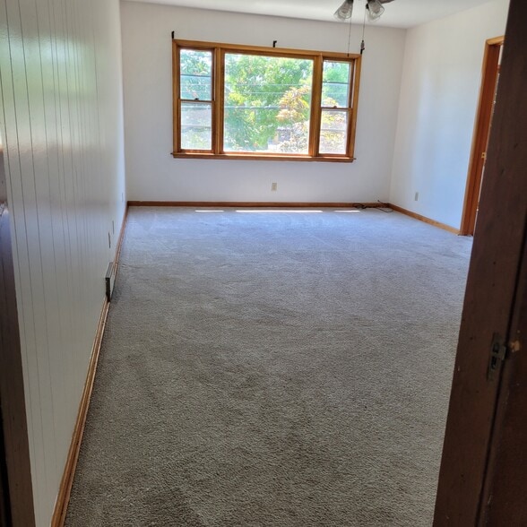 Building Photo - 2460 Grand Ave