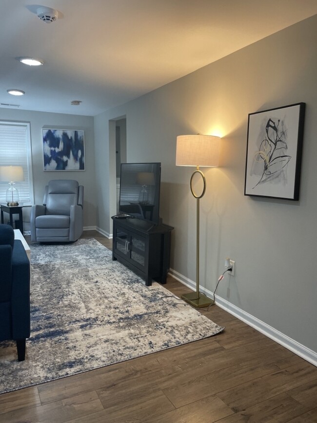 Building Photo - FULLY FURNISHED 408 Miles Road