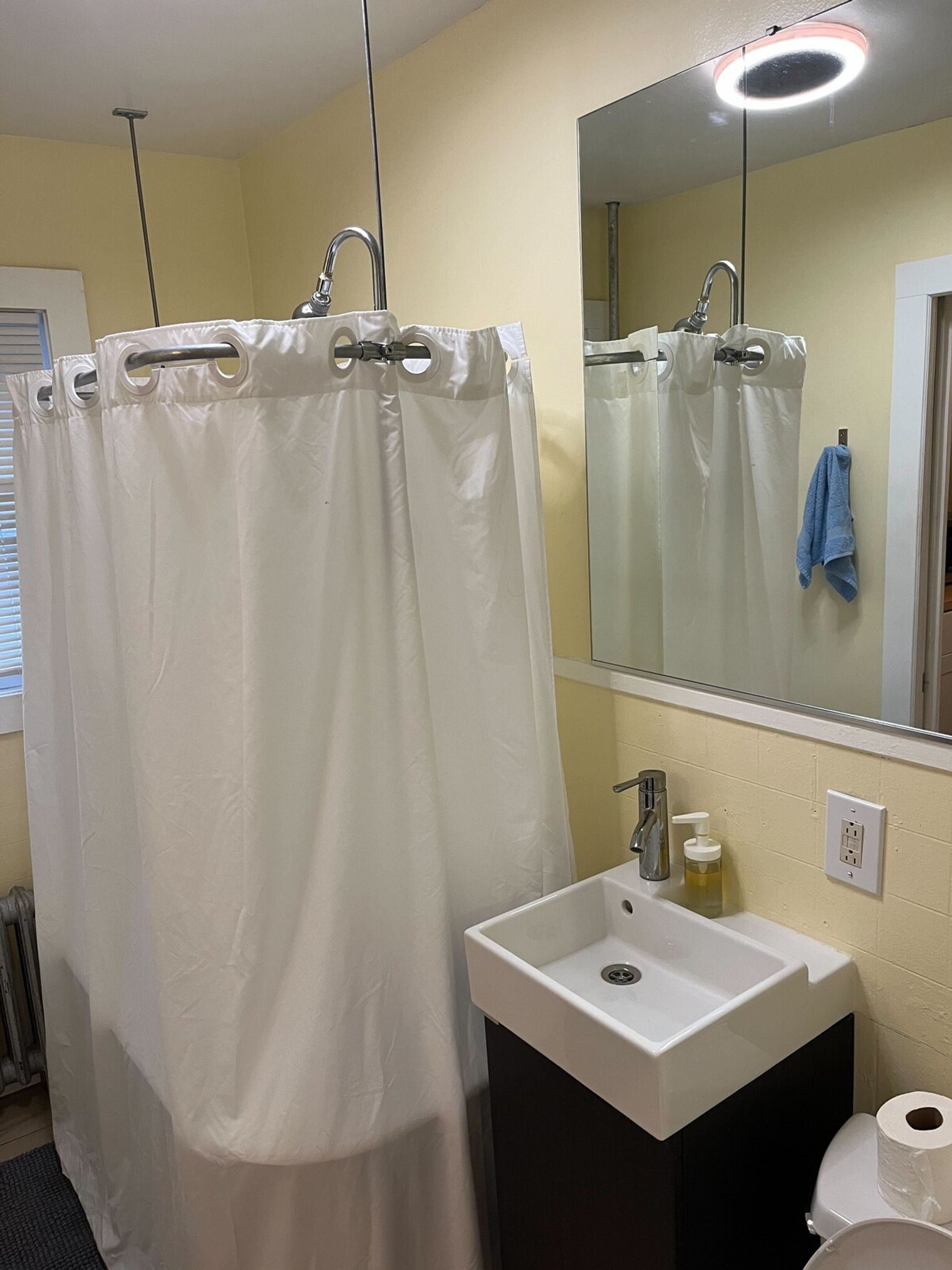 Building Photo - 88 Wesleyan Ave