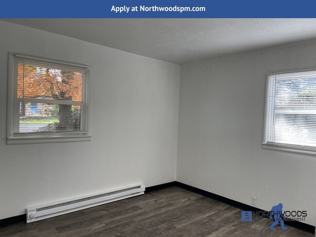 Building Photo - Nice 2 bedroom, 1 bathroom home close to everything in Central Point!!!