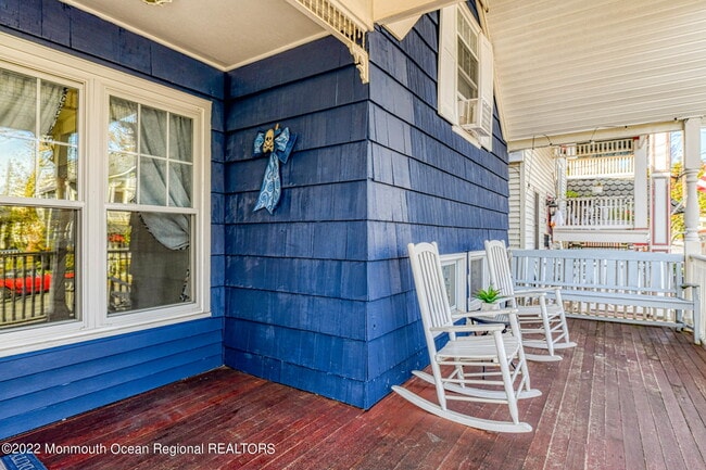 Building Photo - 42 Abbott Ave