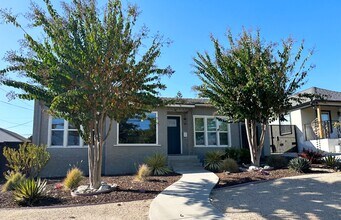 Building Photo - 3 Bdrm/2 Bath Mid-Century Home in Golden Hills Neighborhood of Fullerton