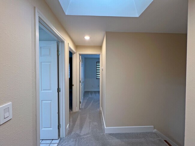 Building Photo - Gorgeous 3 Bedroom 2 Bath Home in Desirable Fairwood, Renton