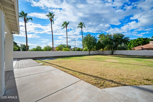 Building Photo - 4352 E Santa Rosa Pl