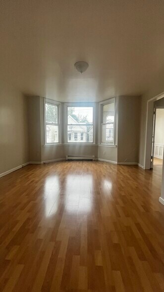 MASTER BEDROOM - 197 Myrtle Ave