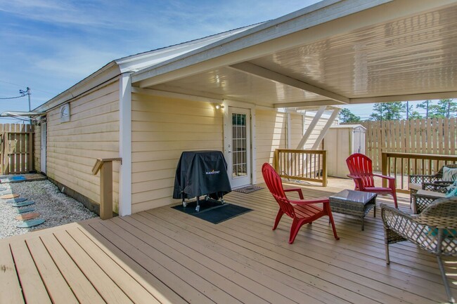 Building Photo - 5499 Medina Rd