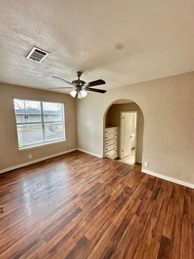 Building Photo - COMING MAY 2026 - Spacious & Centrally Located 3-Bedroom 2-Bathroom Home!