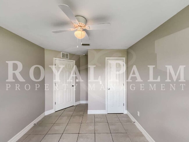 Building Photo - Cozy Up Long-Term & Leaf It All Behind – 3BR/2BA Duplex + Garage & The Favorite Perk: Screened. L...