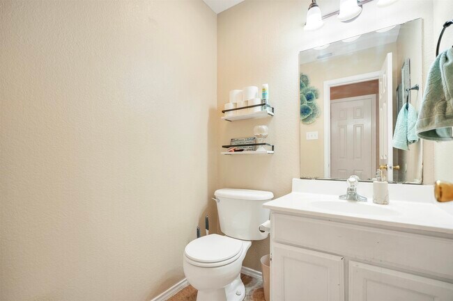 Building Photo - 2122 Mallorca Dr