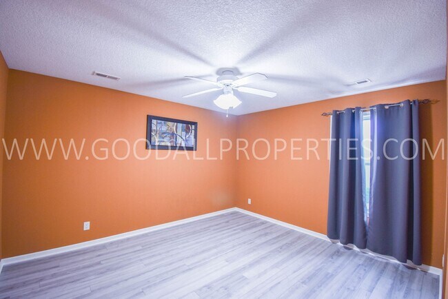 Building Photo - 4 Bedroom 4 Bath Executive Home in West Des Moines with a fenced in yard and a 3-car garage