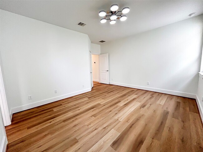 Building Photo - 1735a Moritz Dr