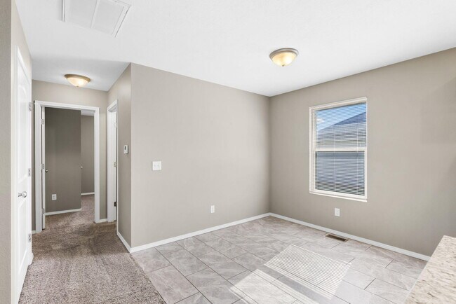 Building Photo - 1115 S Tanner Dr