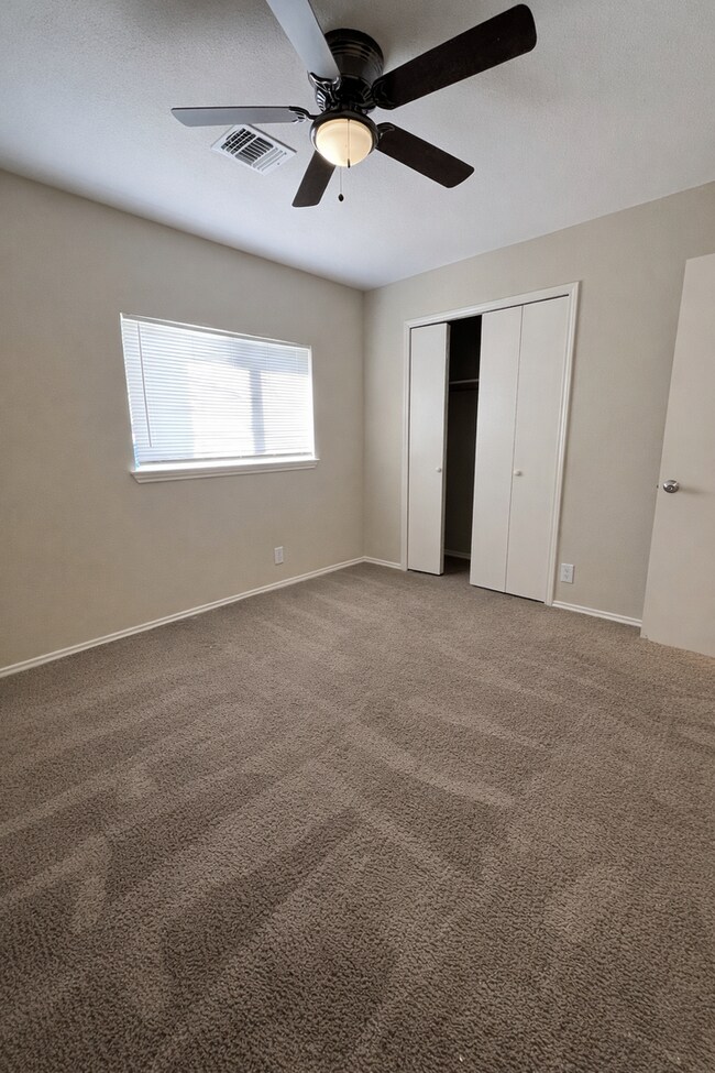 Building Photo - Beautifully Renovated 2 Bedroom Condo in Universal City