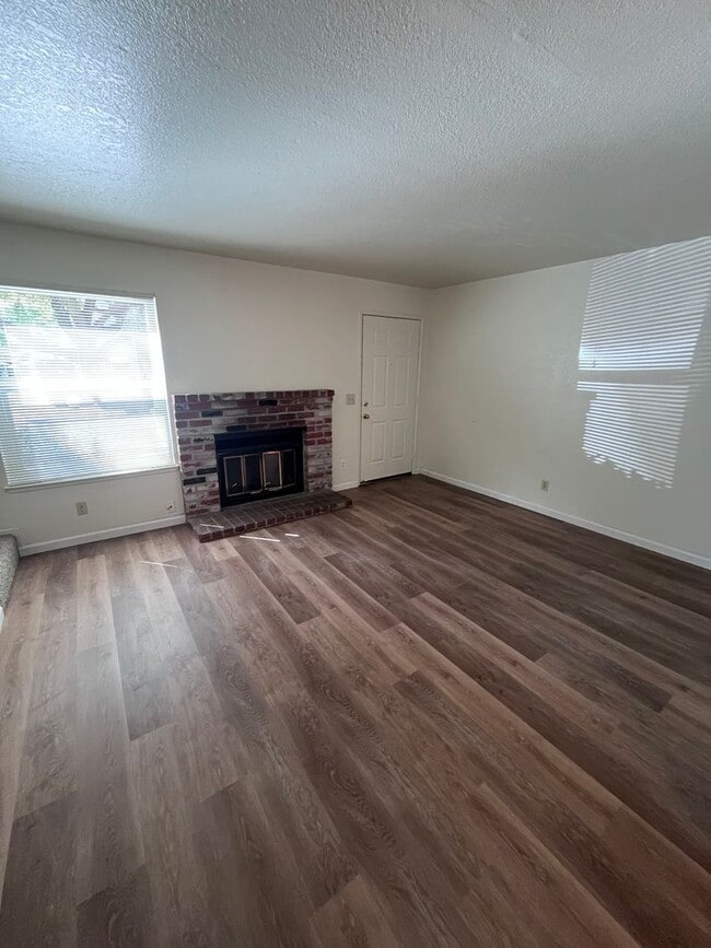Building Photo - NICE CONDO FOR RENT IN ROSEMONT AT COBBLESTONE GLEN III - Move-In Special $500 OFF FIRST MONTH'S ...