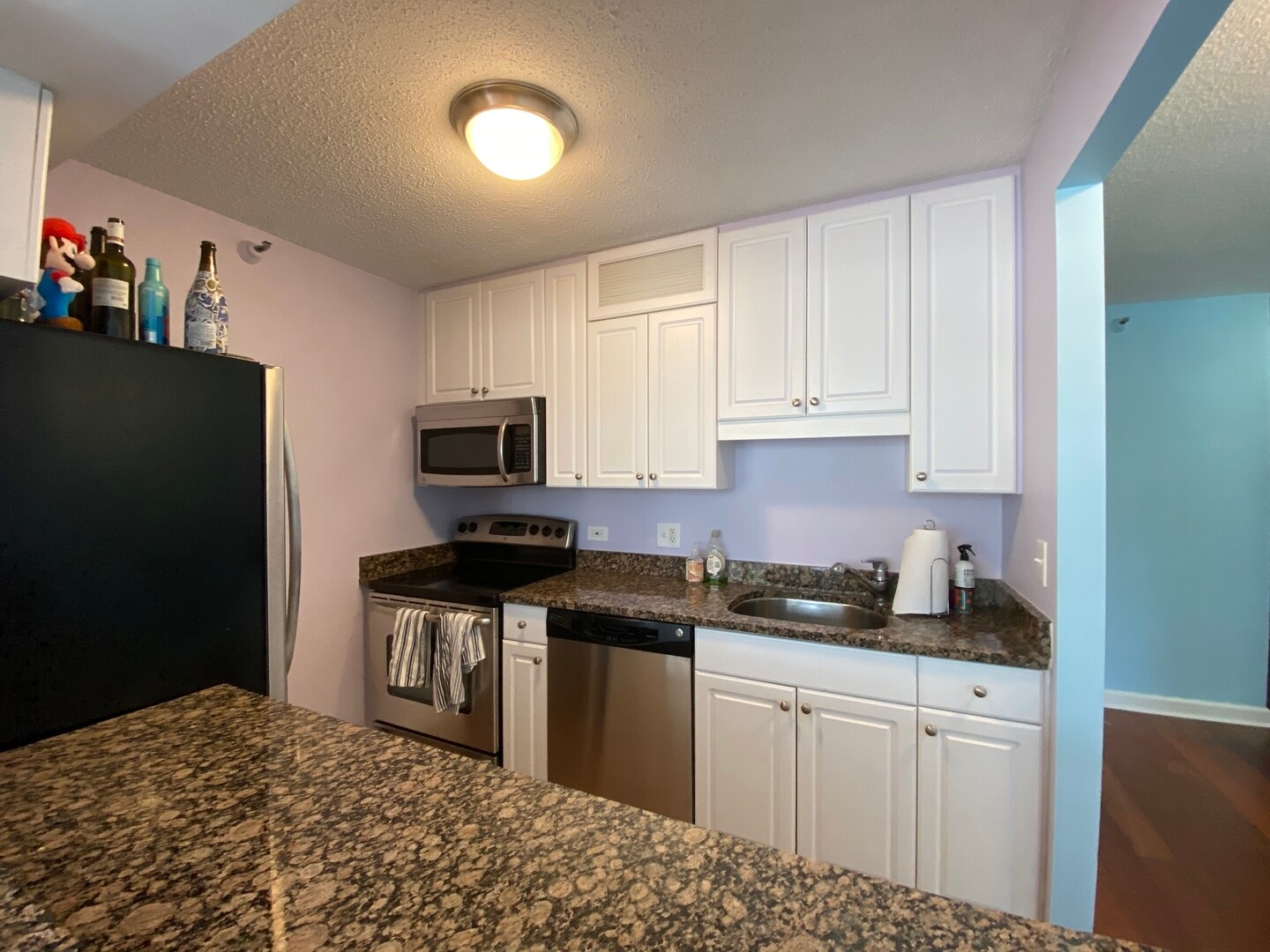 Building Photo - 663 N State St