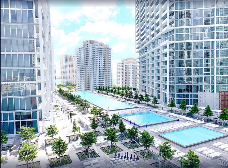 Building Photo - 495 Brickell