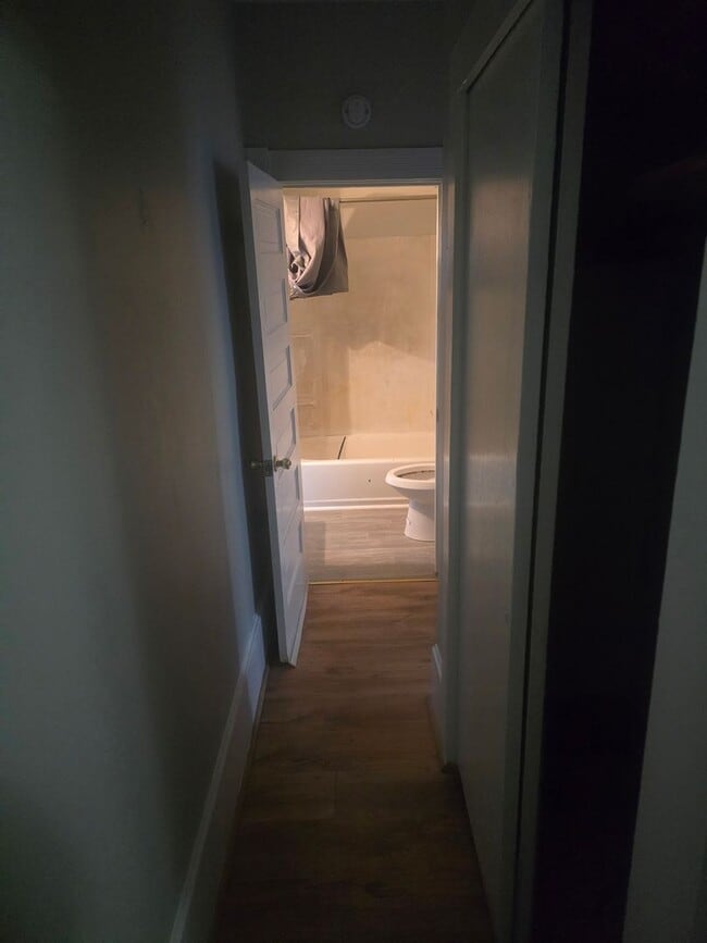 Building Photo - Charming Home