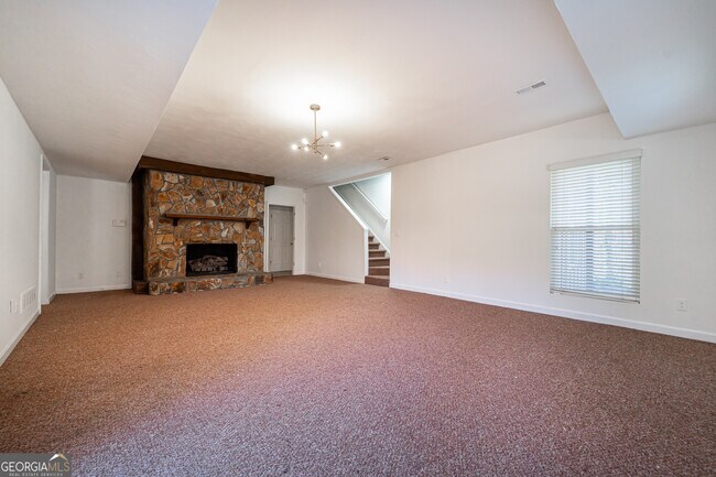 Building Photo - 3926 Clubland Dr