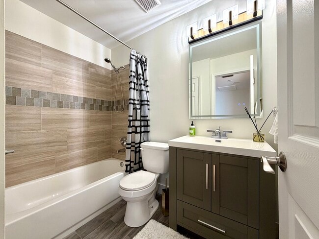 Building Photo - 2350 County Farm Ln