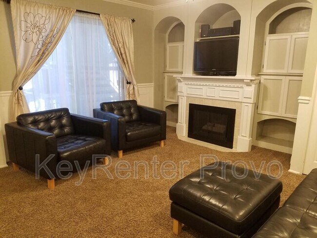 Building Photo - 1686 Hickory Ln