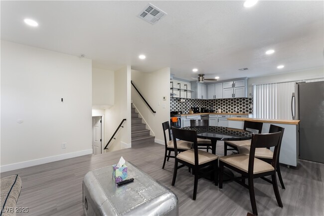 Building Photo - 6128 Jones Cir