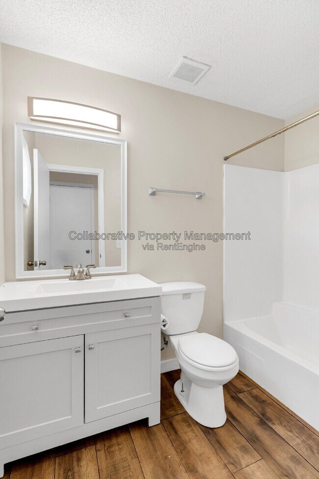 Building Photo - 6 English Saddle Ct