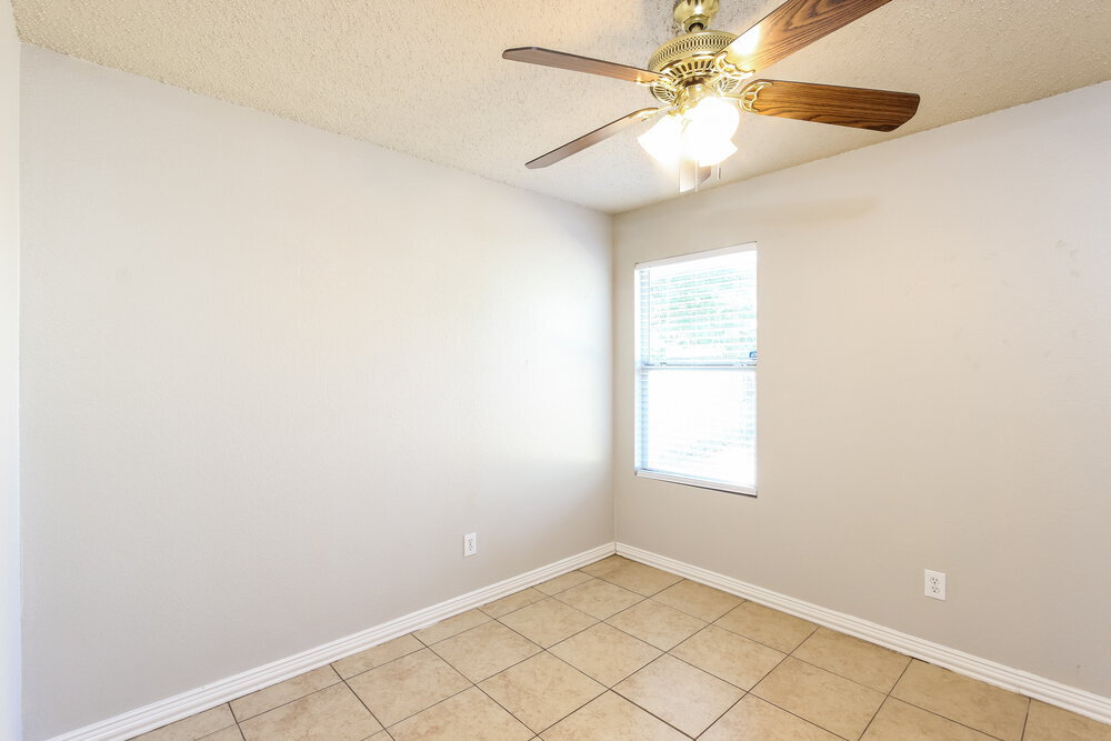 Building Photo - 4812 Waterford Dr