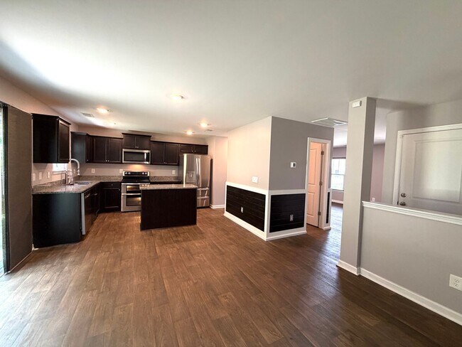 Building Photo - Candler - Three Bedroom Modern Home