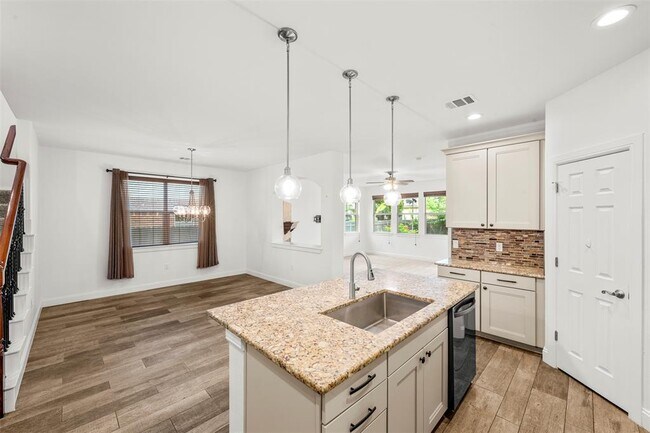 Building Photo - 104 Snowdrift Trail