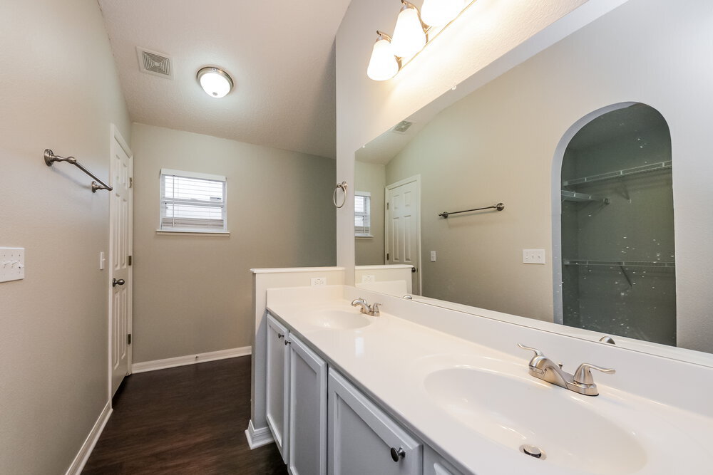 Building Photo - 3047 Elbib Dr