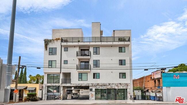 Building Photo - 667 N Wilton Pl