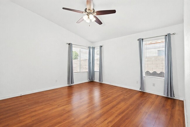 Building Photo - Beautiful Bright 3 Bedroom Single Story Home with Expansive Kitchen and Gorgeous Backyard