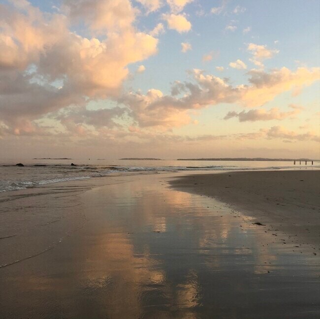 Building Photo - 918 Hale St