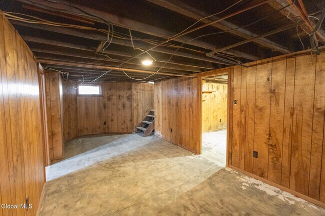 Building Photo - 104 Lawrence St