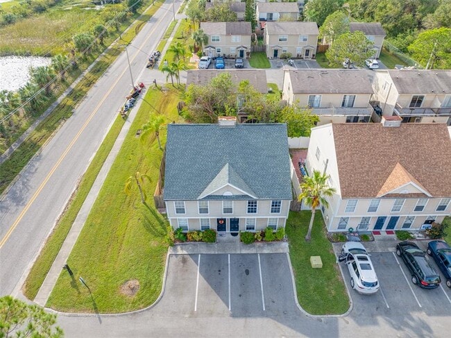 Building Photo - 132 Douglas Rd W