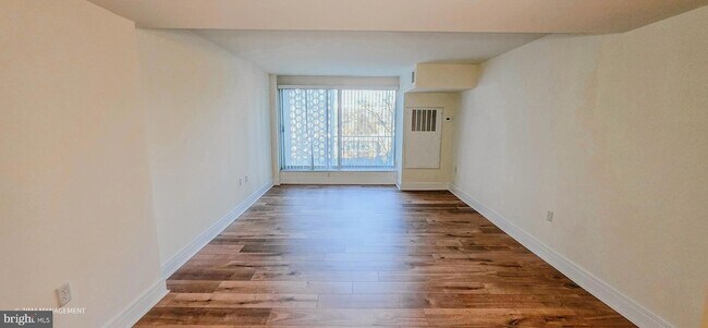 Building Photo - 1425 4th St SW