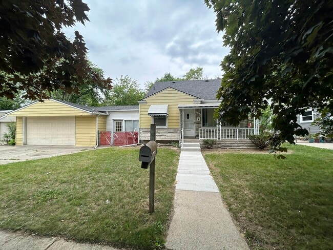 Primary Photo - 20501 Wakenden St