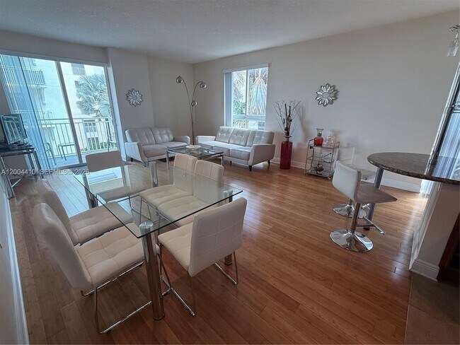 Building Photo - 7275 SW 89th St