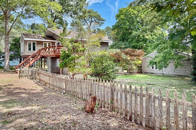 Building Photo - 12182 Heron Dr