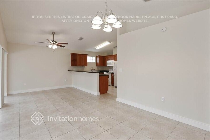 Building Photo - 7651 NW 168th Terrace