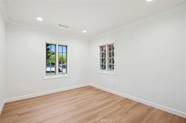 Building Photo - 409 Magnolia St