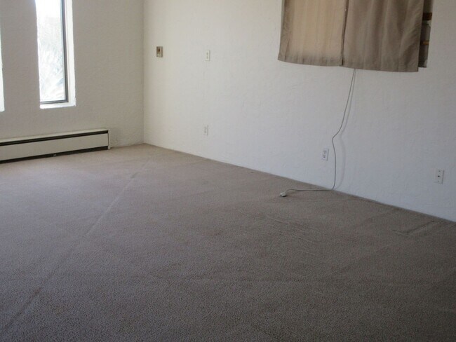 Building Photo - Unfurnished home on acreage