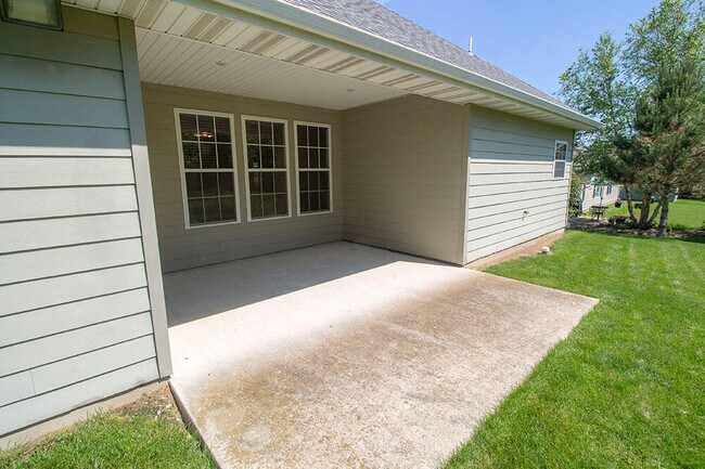 Building Photo - 5305 Chamois Dr